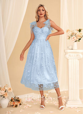 white christmas dresses Joelle Forest Lace Midi Dress main image 1