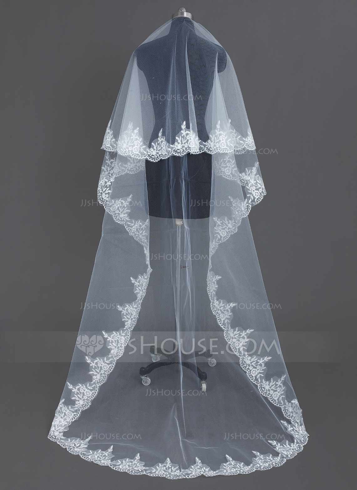 One-tier Lace Edge Tulle Chapel Veils with Appliques CV0316