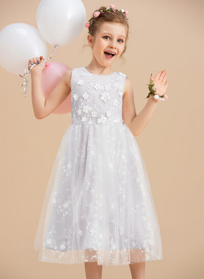 Kleid in A-Linie mit Perlen aus Tüll