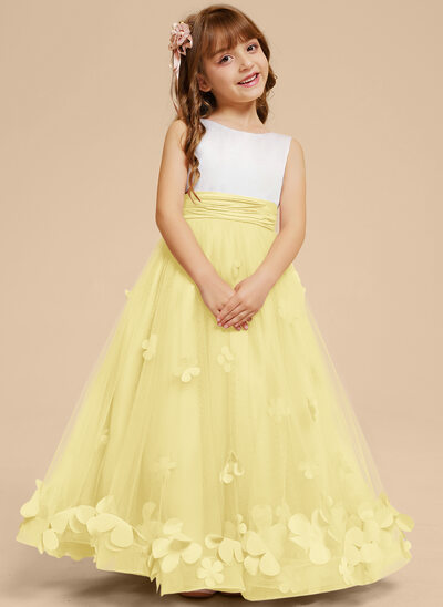 Kleid in Prinzessin-Linie mit 3D-Blumen aus Tüll