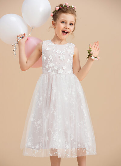 Kleid in A-Linie mit Perlen aus Tüll