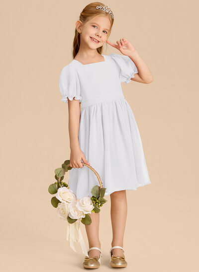 Kleid in A-Linie mit Schleife aus Chiffon