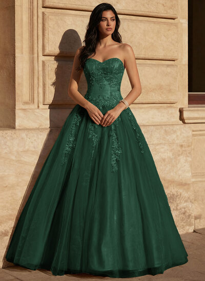images of green dresses Kelly Green V-Neck Maxi Dress with Dolman Sleeves